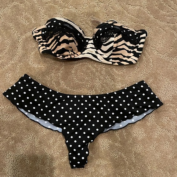 Victoria’s Secret Black Polka dot bikini Sz 34B top and Small bottom - Picture 1 of 4